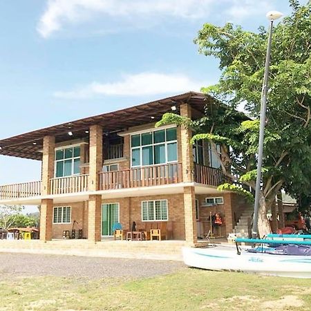 Ombak Deru Lodge Marang Exteriér fotografie