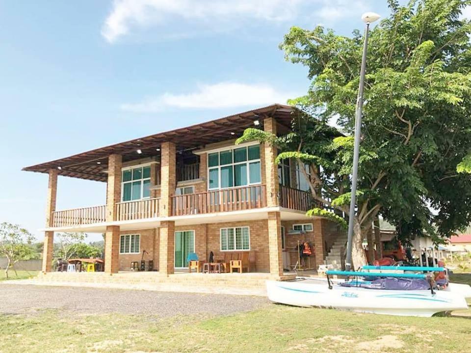 Ombak Deru Lodge Marang Exteriér fotografie