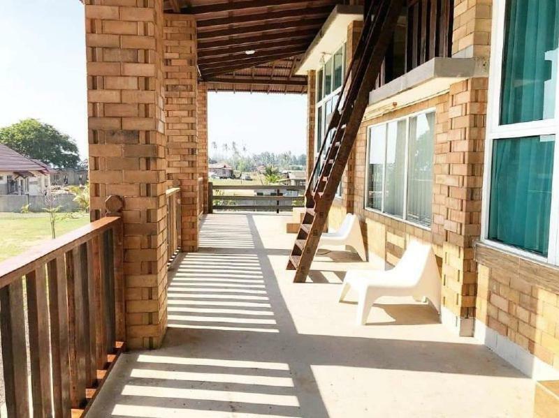 Ombak Deru Lodge Marang Exteriér fotografie