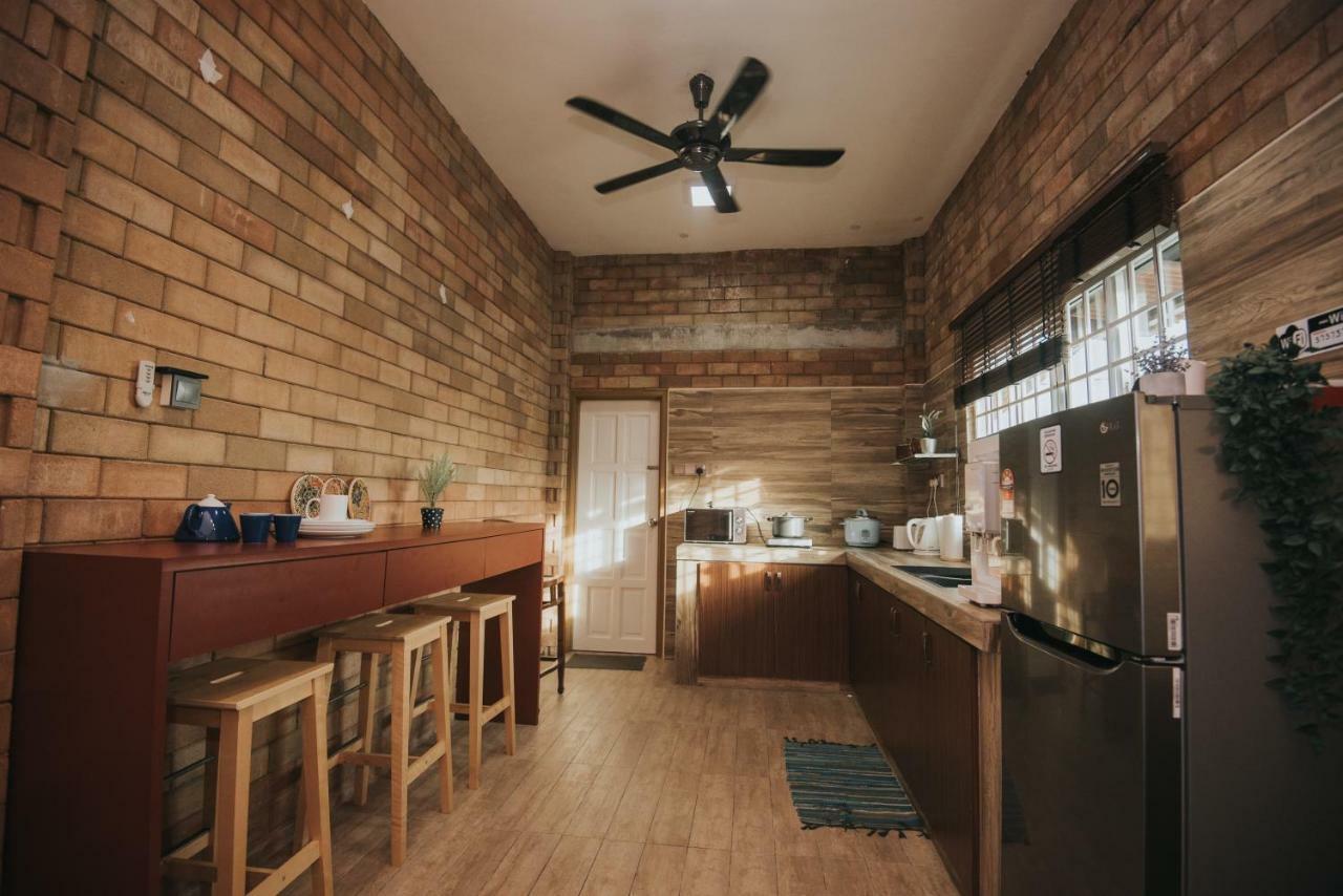 Ombak Deru Lodge Marang Exteriér fotografie
