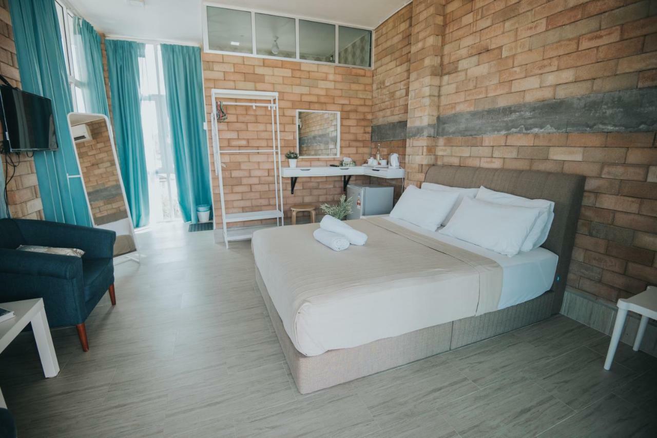 Ombak Deru Lodge Marang Exteriér fotografie